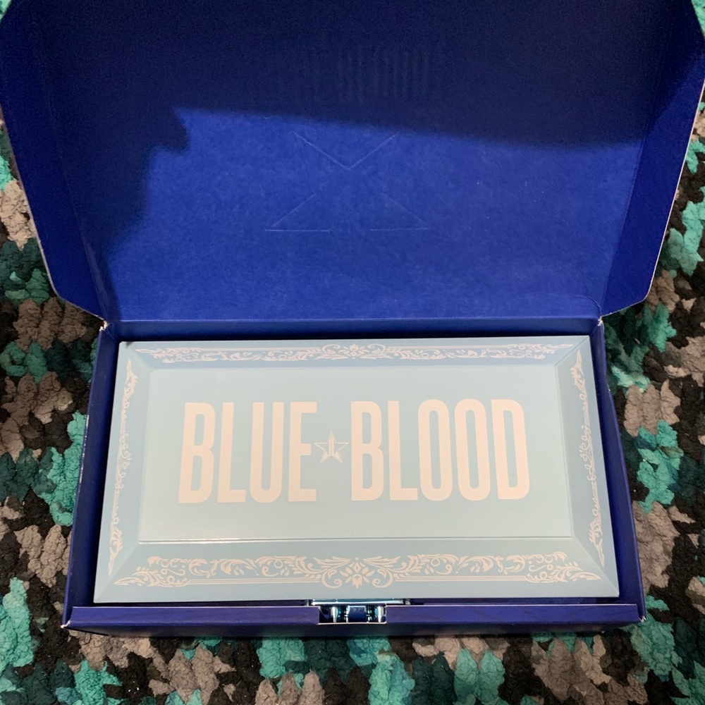 Jeffree Star Blue Blood palette